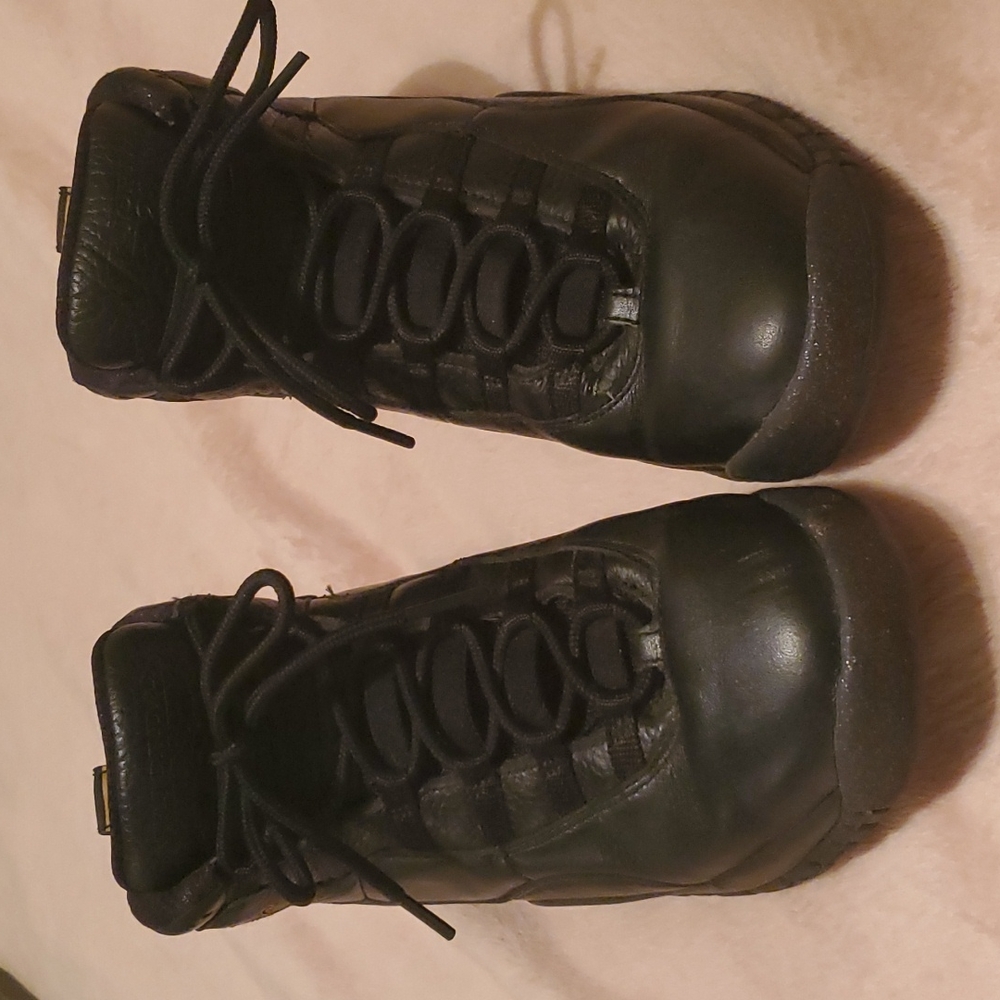 Jordan 10s NYC - Picture 6 of 9